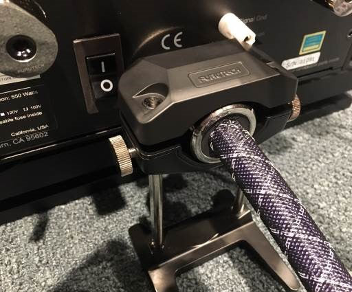 FURUTECH　NCF Booster　コネクター・ケーブルホルダー
